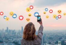 Image illustrating a social media influencer 1 scaled 1 Detafour