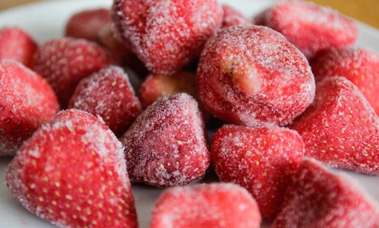 Frozen Strawberries FT BLOG0623 729a216a8456465d92c4ecf4888b6a1f 1024x683 1 Detafour