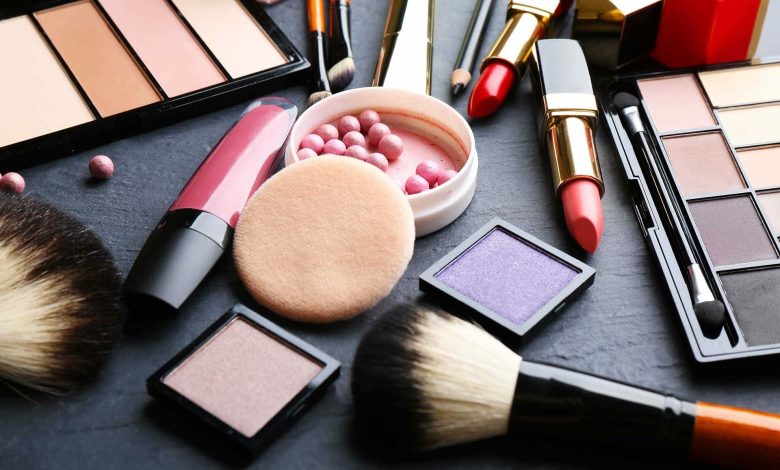 تقرير دولي يضع المغرب ضمن أبرز مصدري مستحضرات التجميل المقلدة إلى أوروبا 1 Fake cosmetics putting consumers at risk online banner 1920x0 c default Detafour