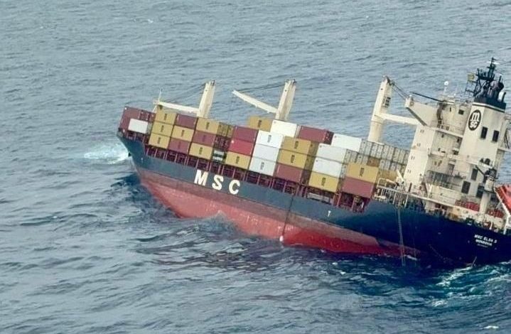 الهند تواجه تسرب نفطي خطير قبالة سواحل كيرالا بعد غرق سفينة شحن في بحر العرب 1 GryqZV XQAAPDvB 796190 Detafour