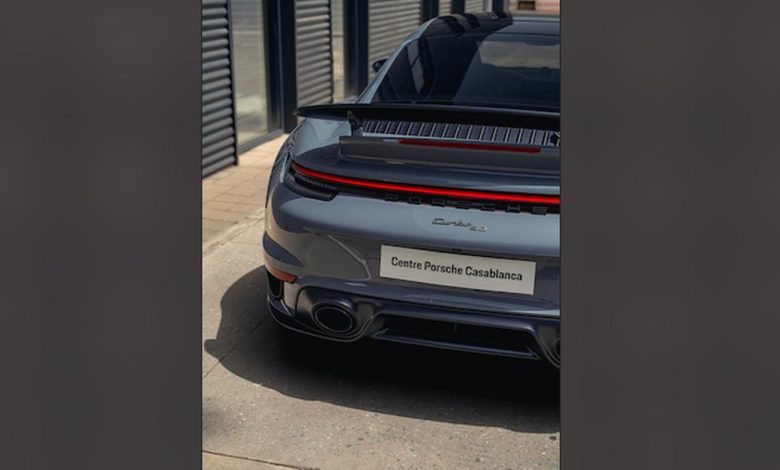 بورش المغرب تحتفل بـ "911 توربو 50 سنة" مع تسليم نسخة حصرية لأحد عملائها 1 Porsche Casablanca 1200x600 Detafour