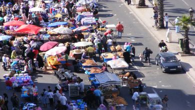 Vendeur ambulant غير المهيكل Detafour