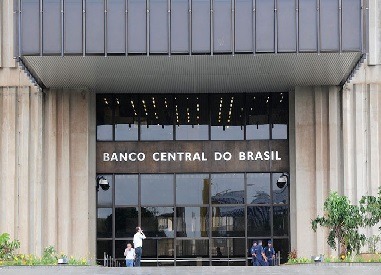 البنك المركزي البرازيلي يرفع أسعار الفائدة إلى أعلى مستوى منذ 2006 1 brazil Detafour