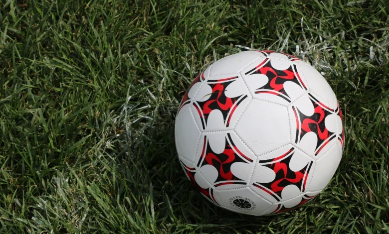 صراع الكبار في الملاعب... وانعكاساته الاقتصادية على سوق الرياضة العالمية 1 fdfdfdggd Detafour
