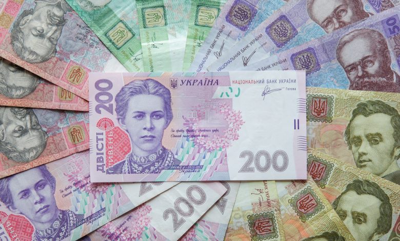 أوكرانيا تدرس التخلي عن الدولار وربط عملتها باليورو في ظل التقارب الأوروبي 1 https cloudfront us east 2.images.arcpublishing.com reuters PYEOUPIYO5INXDWMTIKMFIJBS4 Detafour