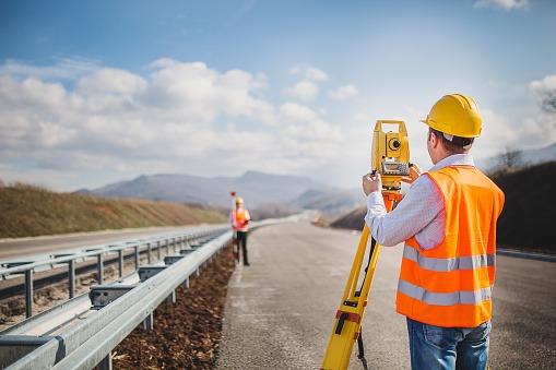 الهندسة الجيوماتيكية: رافعة استراتيجية للتنمية المستدامة في المغرب وإفريقيا 1 surveygeometricengineering1 Detafour