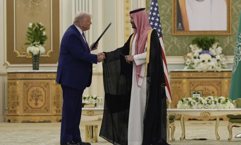 ترامب يعلن عن استثمار سعودي بقيمة 600 مليار دولار في أمريكا 1 trump 2 Detafour