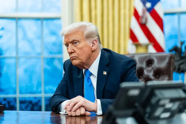 إدارة ترامب توسع نفوذ جهاز DOGE داخل هيئة الأوراق المالية والبورصات الأمريكية 1 trump Detafour